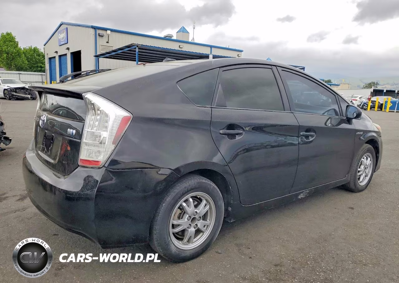 2011 Toyota Prius Three VIN:JTDKN3DU7B1384753 - 3