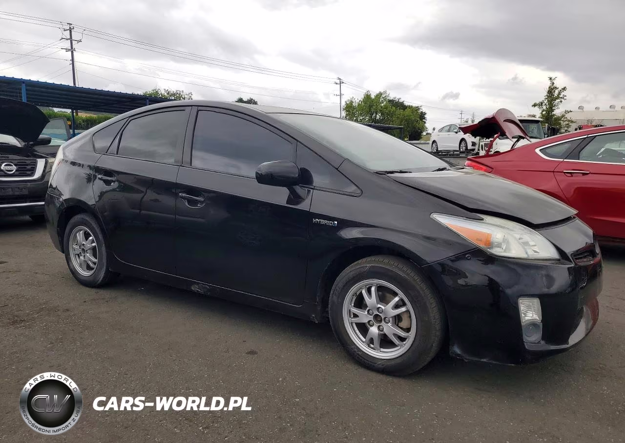 2011 Toyota Prius Three VIN:JTDKN3DU7B1384753 - 4