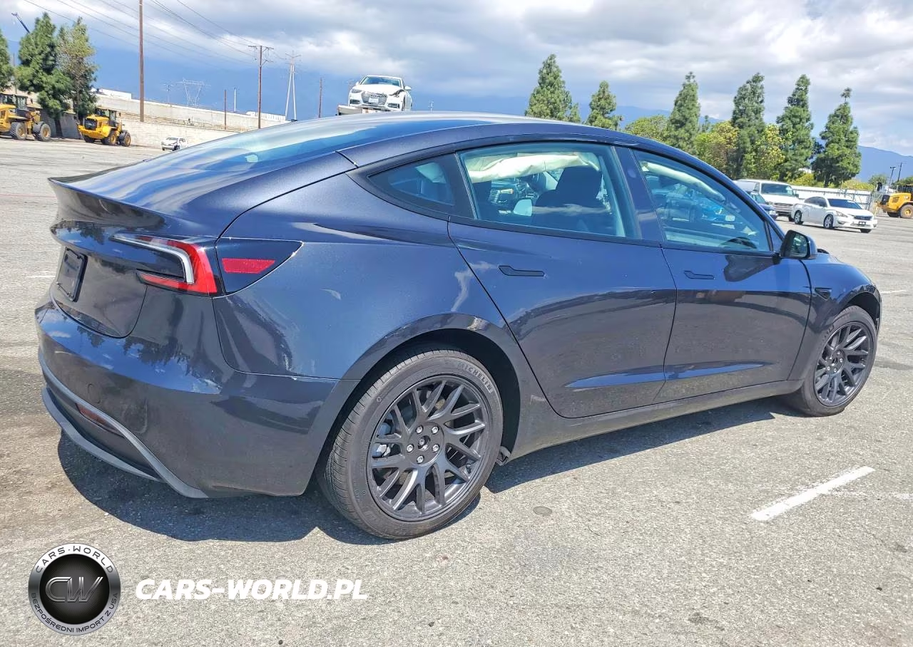 2026 Tesla Model 3 VIN:5YJ3E1EA4TF145621 - 3