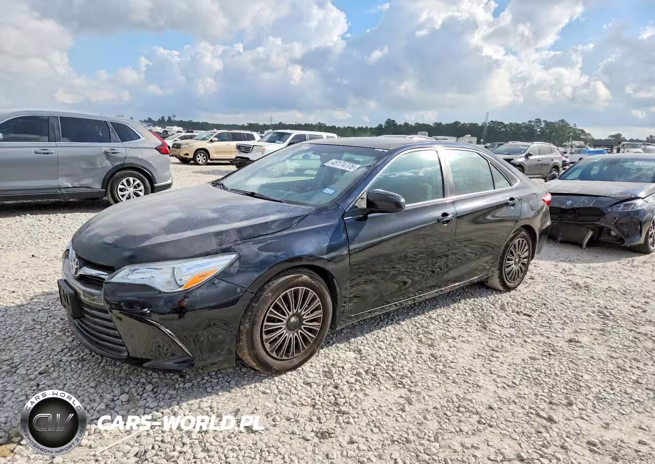 2015 Toyota Camry Hybrid Le