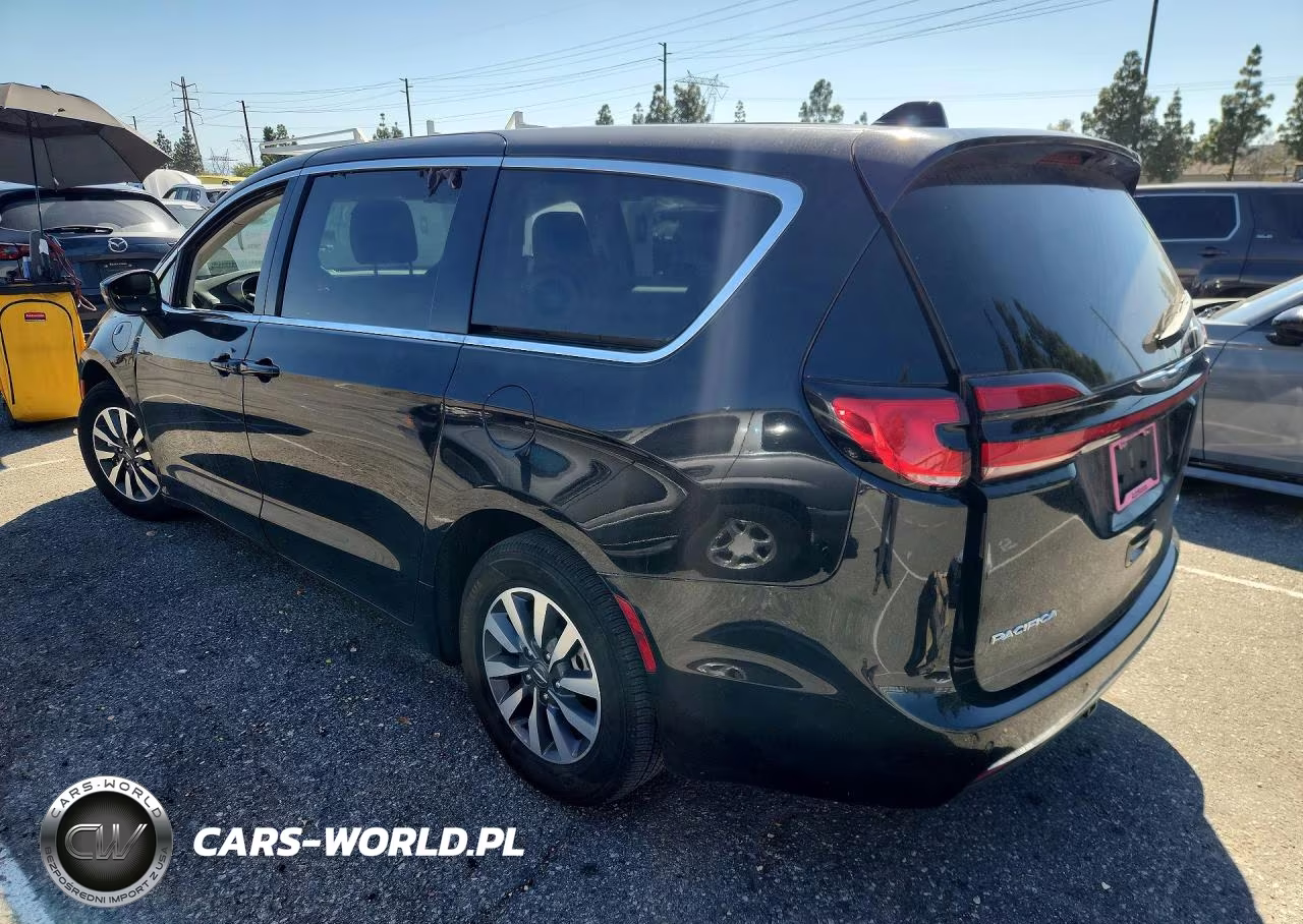 2023 Chrysler Pacifica Hybrid Touring L VIN:2C4RC1L75PR626219 - 2