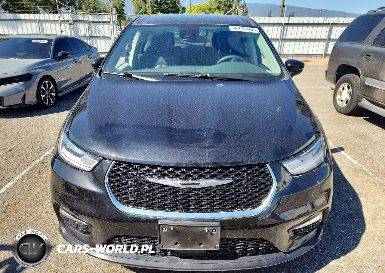 2023 Chrysler Pacifica Hybrid Touring L VIN:2C4RC1L75PR626219 - 5