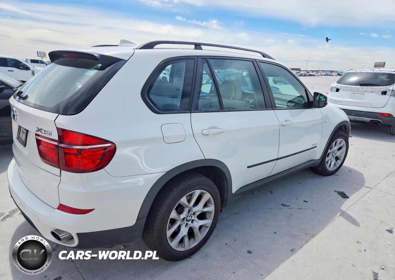 2013 BMW X5 xDrive35I VIN:5UXZV4C59D0E05210 - 3