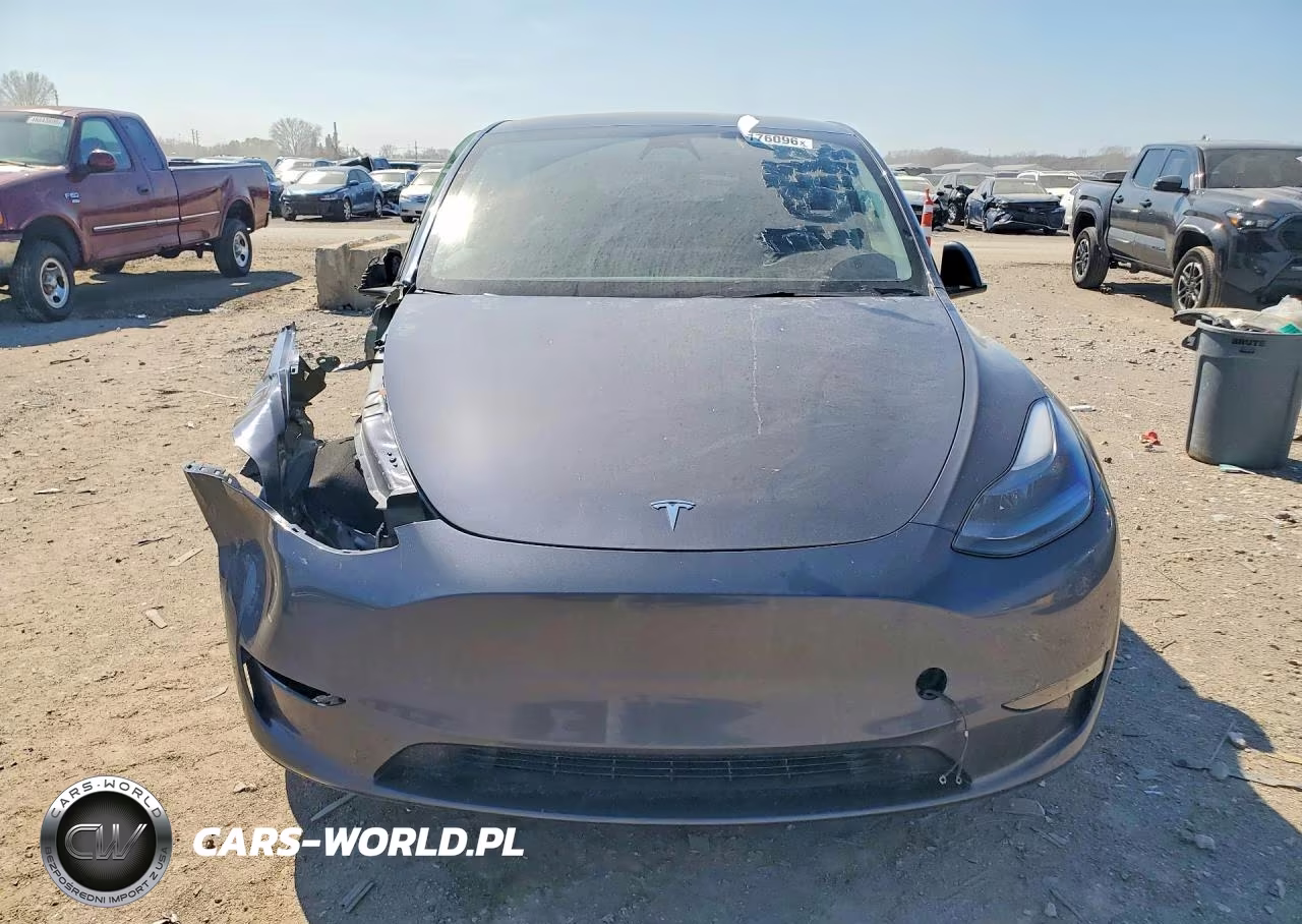 2023 Tesla Model Y VIN:7SAYGDEE2PF608840 - 5