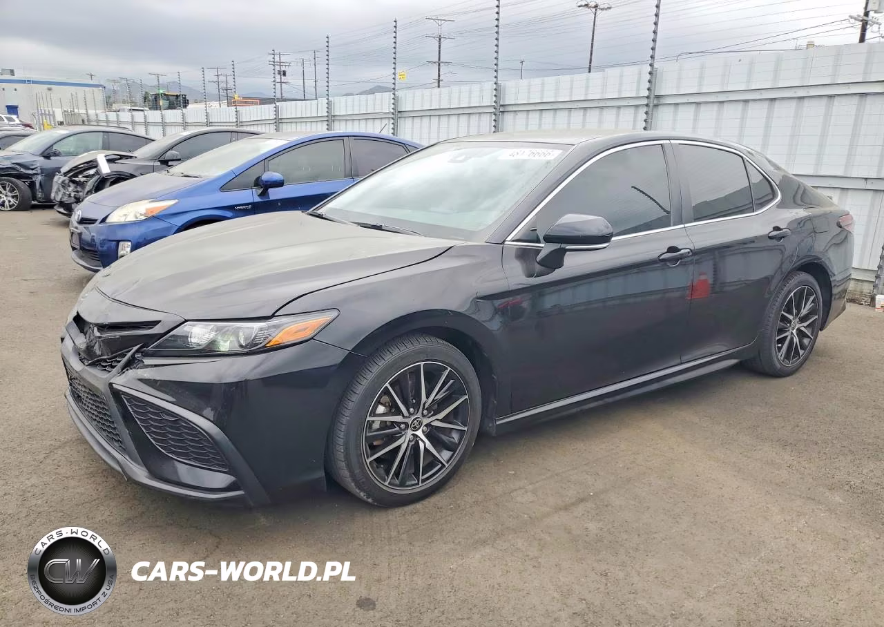 2024 Toyota Camry Hybrid Se
