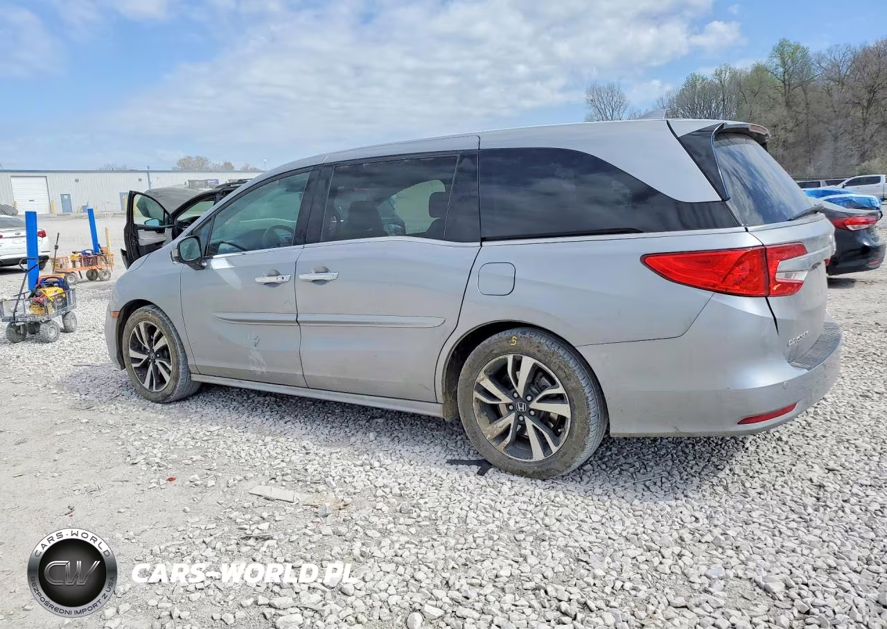 2018 Honda Odyssey Elite VIN:5FNRL6H92JB013775 - 2