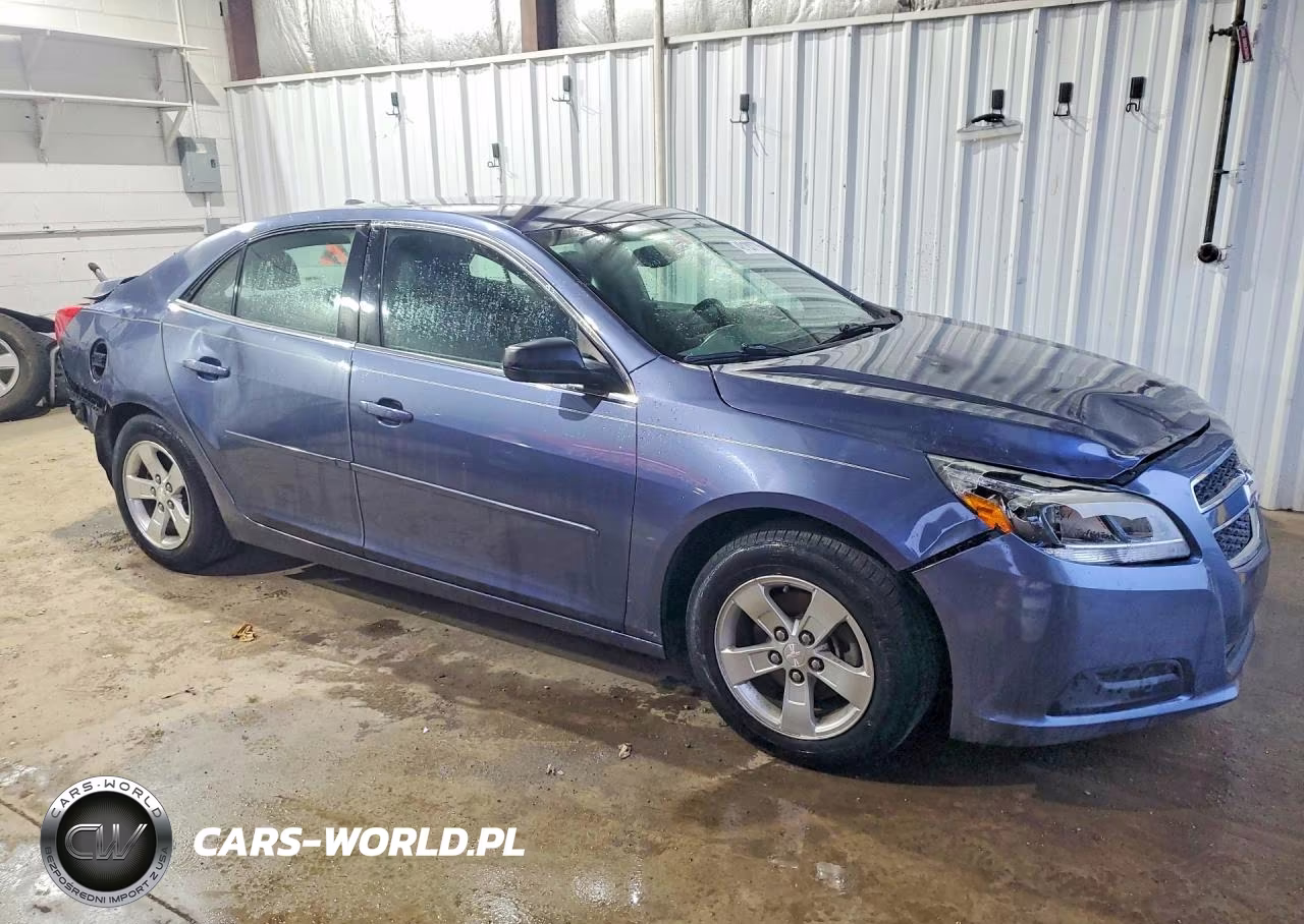 2013 Chevrolet Malibu Ls VIN:1G11B5SA6DF299684 - 4