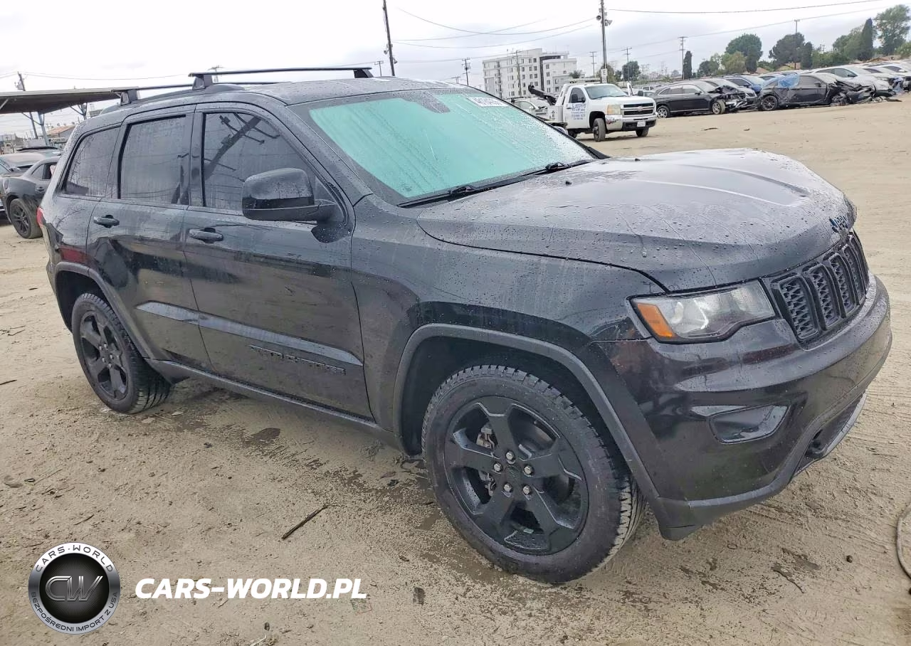 2018 Jeep Grand Cherokee Laredo VIN:1C4RJFAG4JC367972 - 4