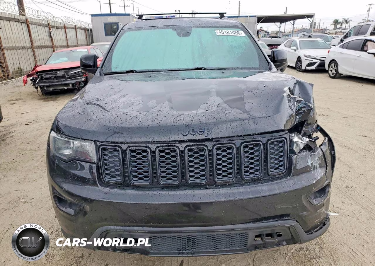 2018 Jeep Grand Cherokee Laredo VIN:1C4RJFAG4JC367972 - 5