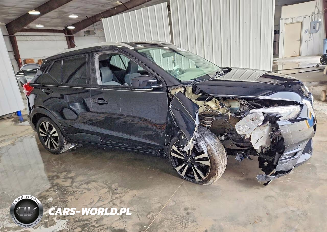 2018 Nissan Kicks Sv VIN:3N1CP5CU1JL523930 - 4