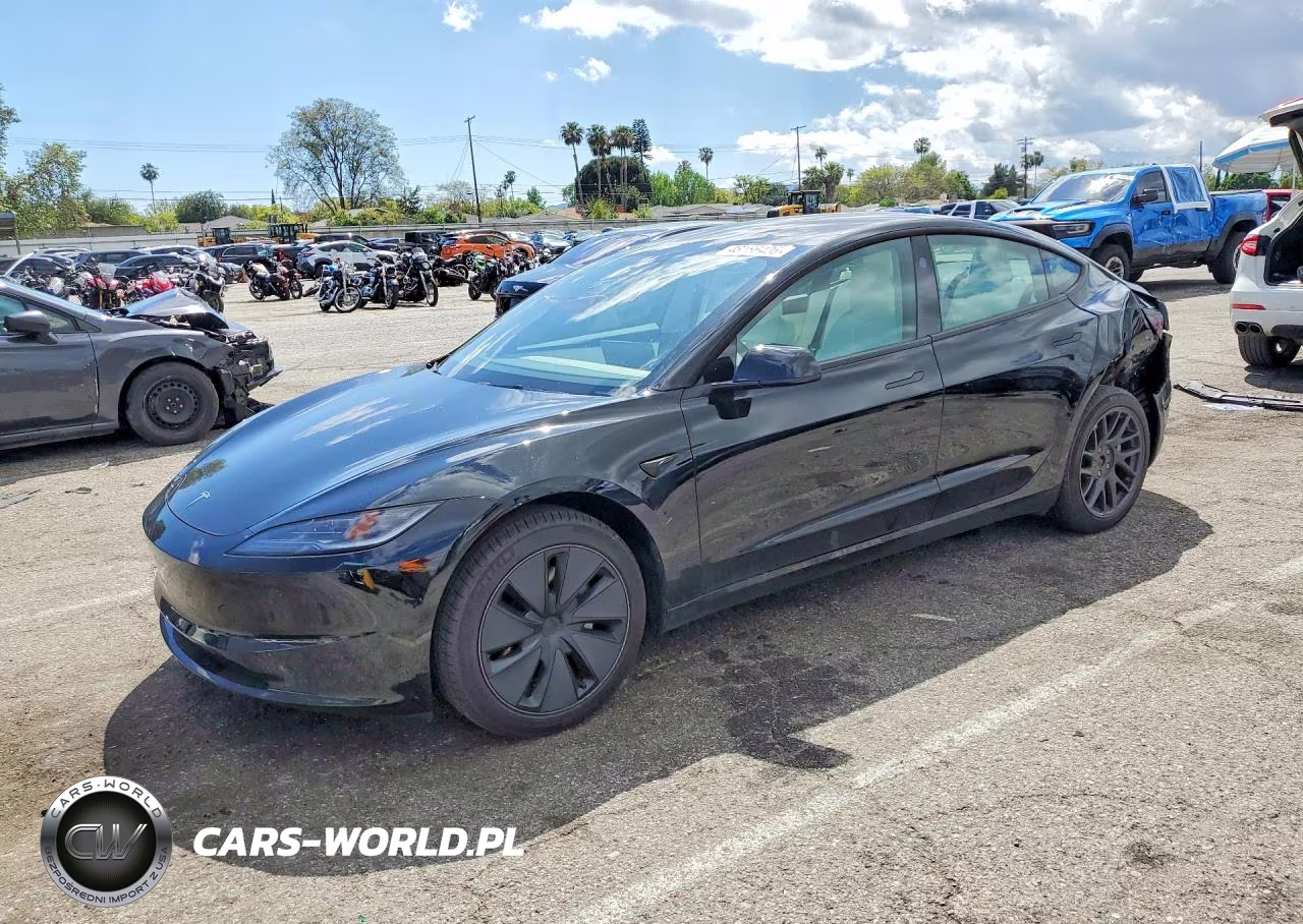 2025 Tesla Model 3 – zdjęcie 1 z 12