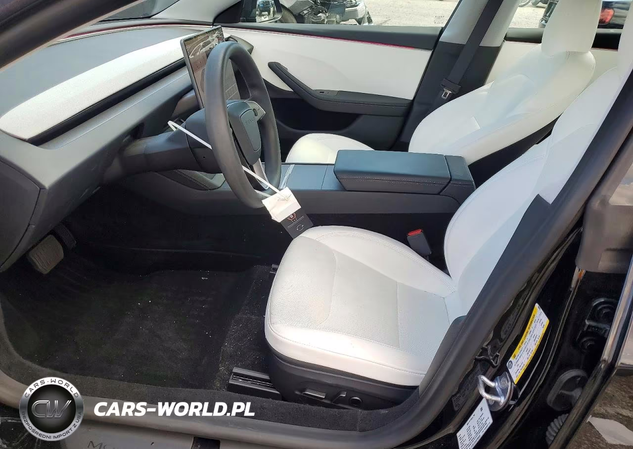 2025 Tesla Model 3 VIN:5YJ3E1EAXSF969055 - 7