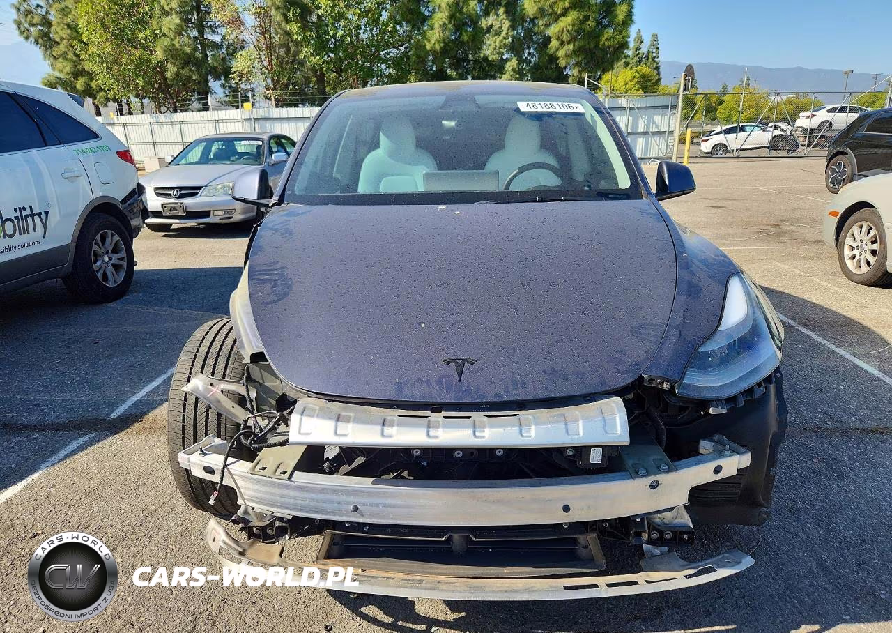 2022 Tesla Model Y VIN:7SAYGDEF7NF379772 - 5