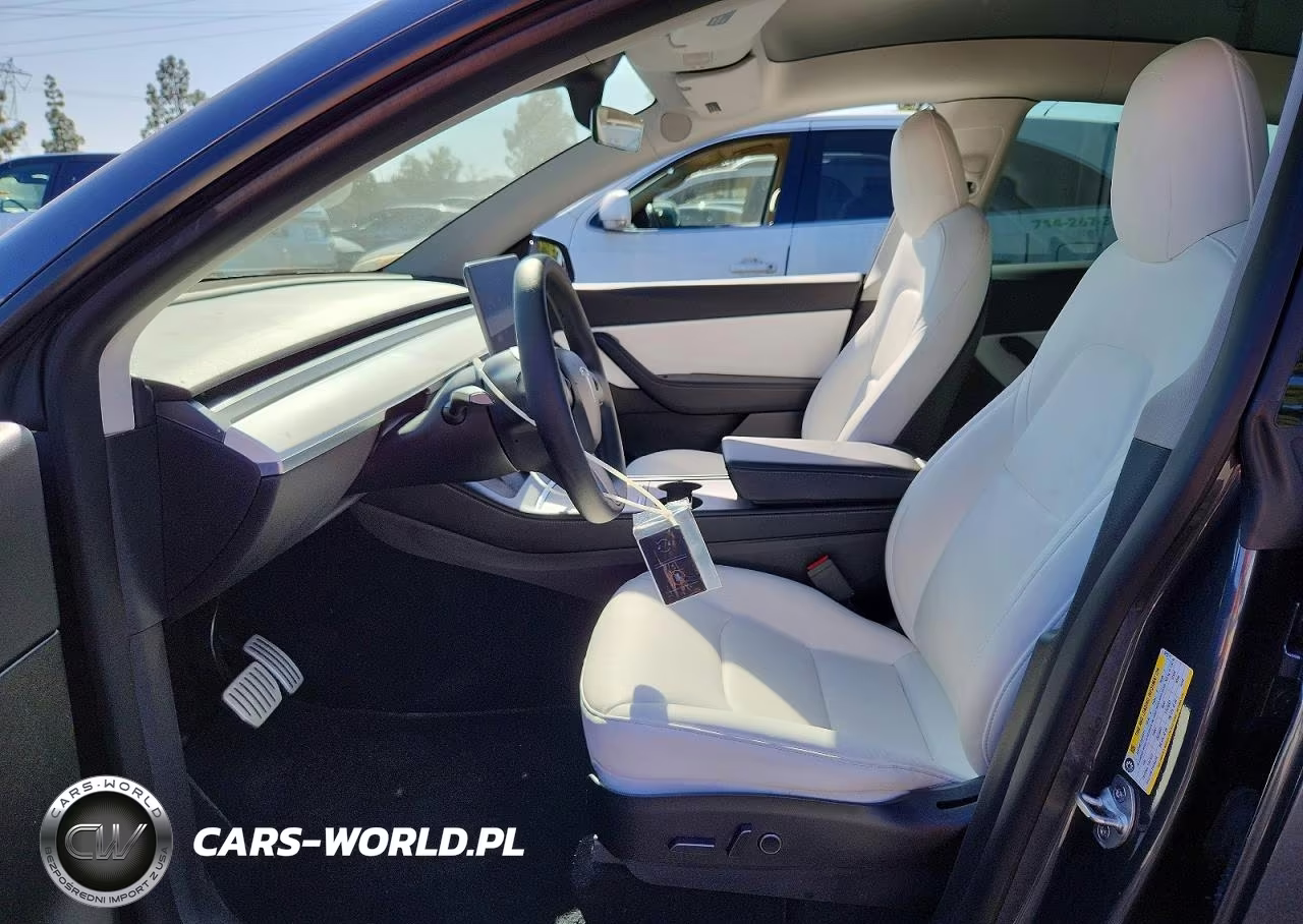 2022 Tesla Model Y VIN:7SAYGDEF7NF379772 - 7