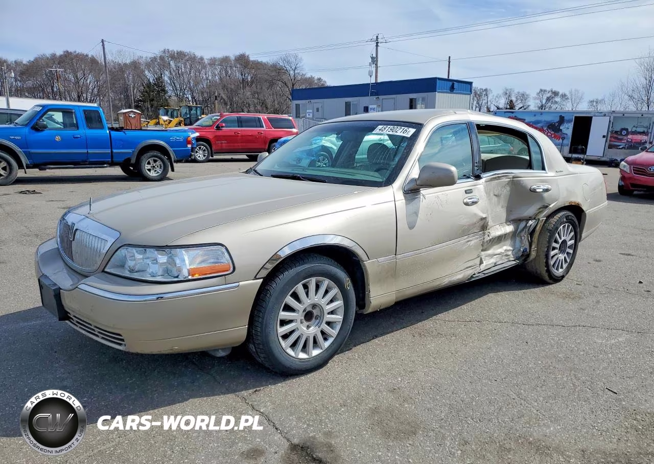 2005 Lincoln Town Car Signature