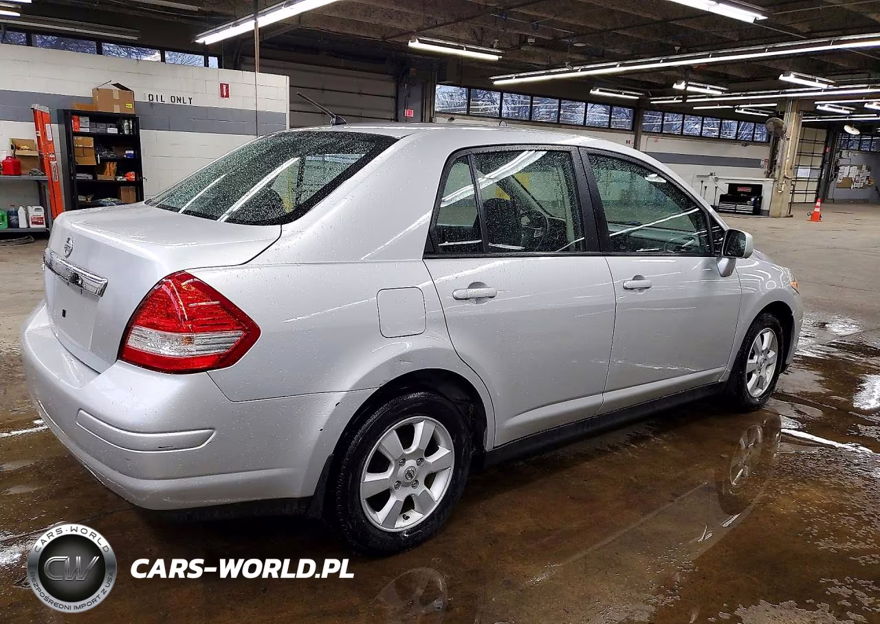 2010 Nissan Versa 1.8 S VIN:3N1BC1AP2AL413434 - 3