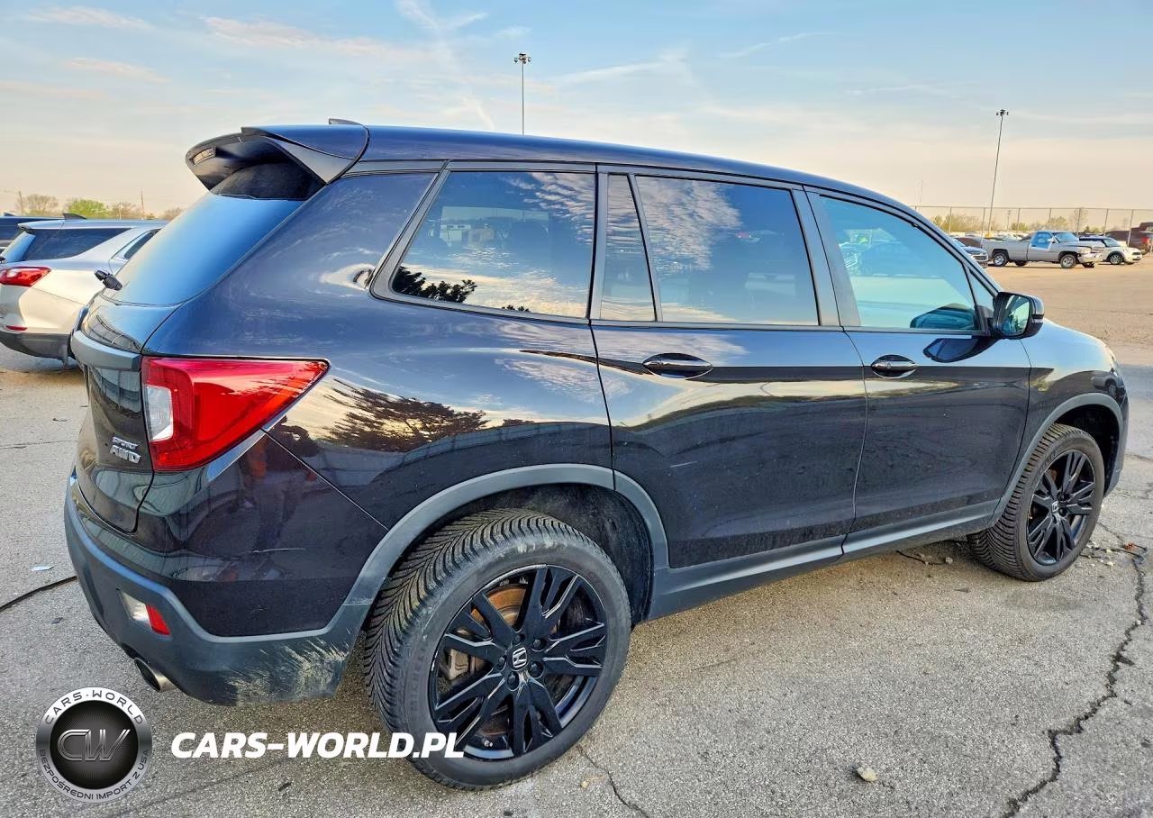 2021 Honda Passport Sport VIN:5FNYF8H2XMB020303 - 3