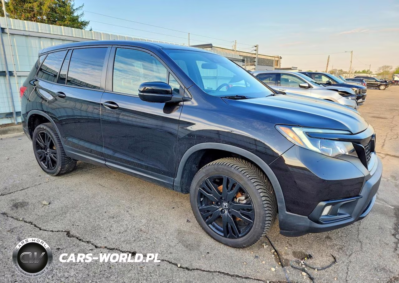 2021 Honda Passport Sport VIN:5FNYF8H2XMB020303 - 4