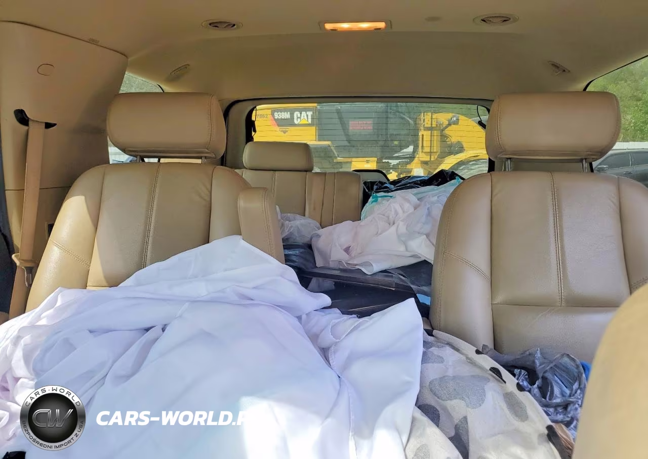 2008 Chevrolet Tahoe K1500 VIN:1GNFK130X8J100500 - 10