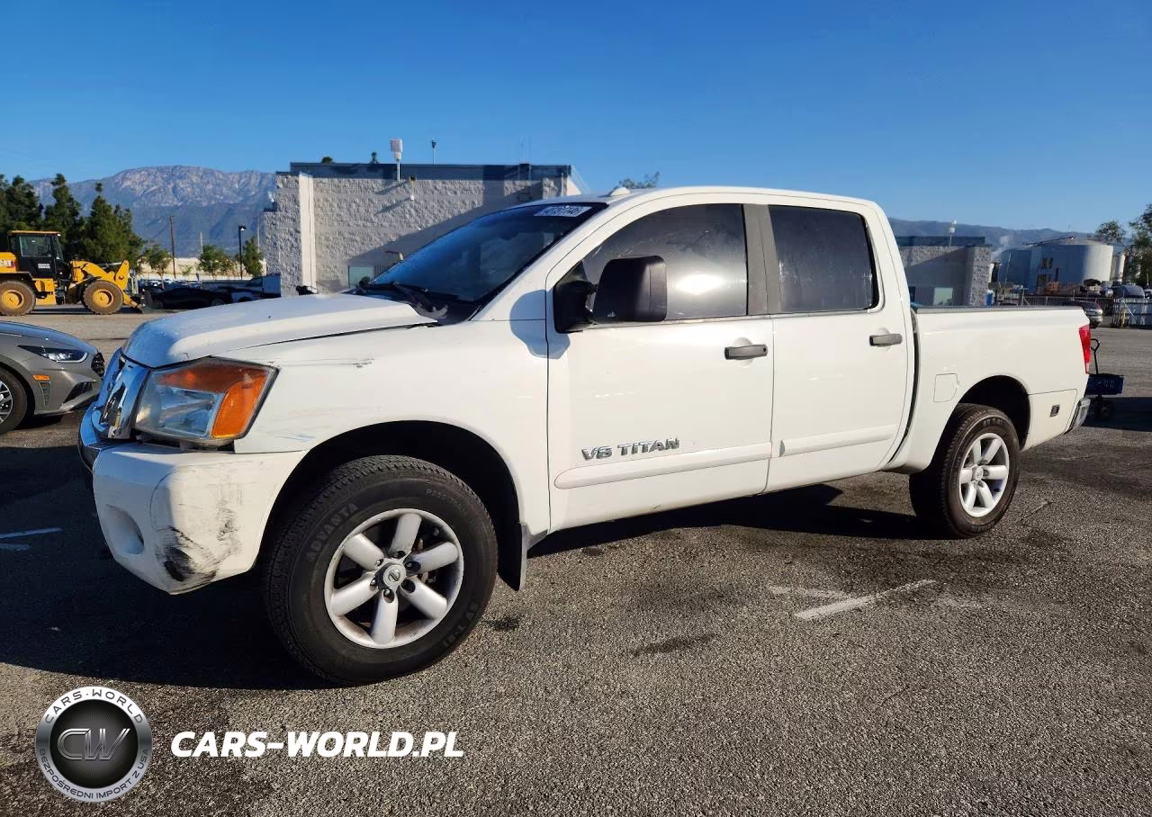 2013 Nissan Titan Sv