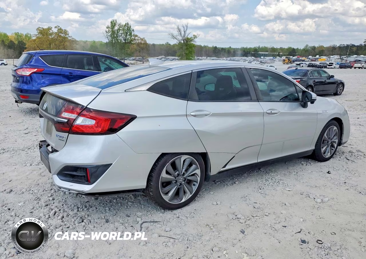 2018 Honda Clarity Touring VIN:JHMZC5F39JC012076 - 3
