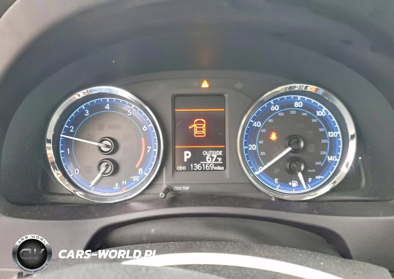 2018 Toyota Corolla Le VIN:5YFBURHE5JP742032 - 9