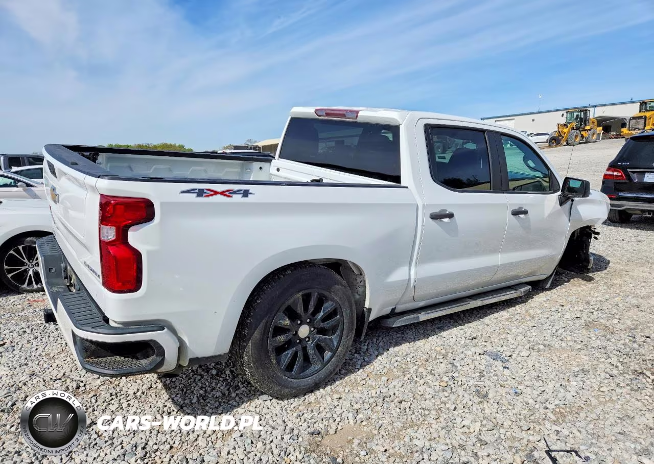 2021 Chevrolet Silverado K1500 Custom VIN:3GCPYBEK9MG420144 - 3