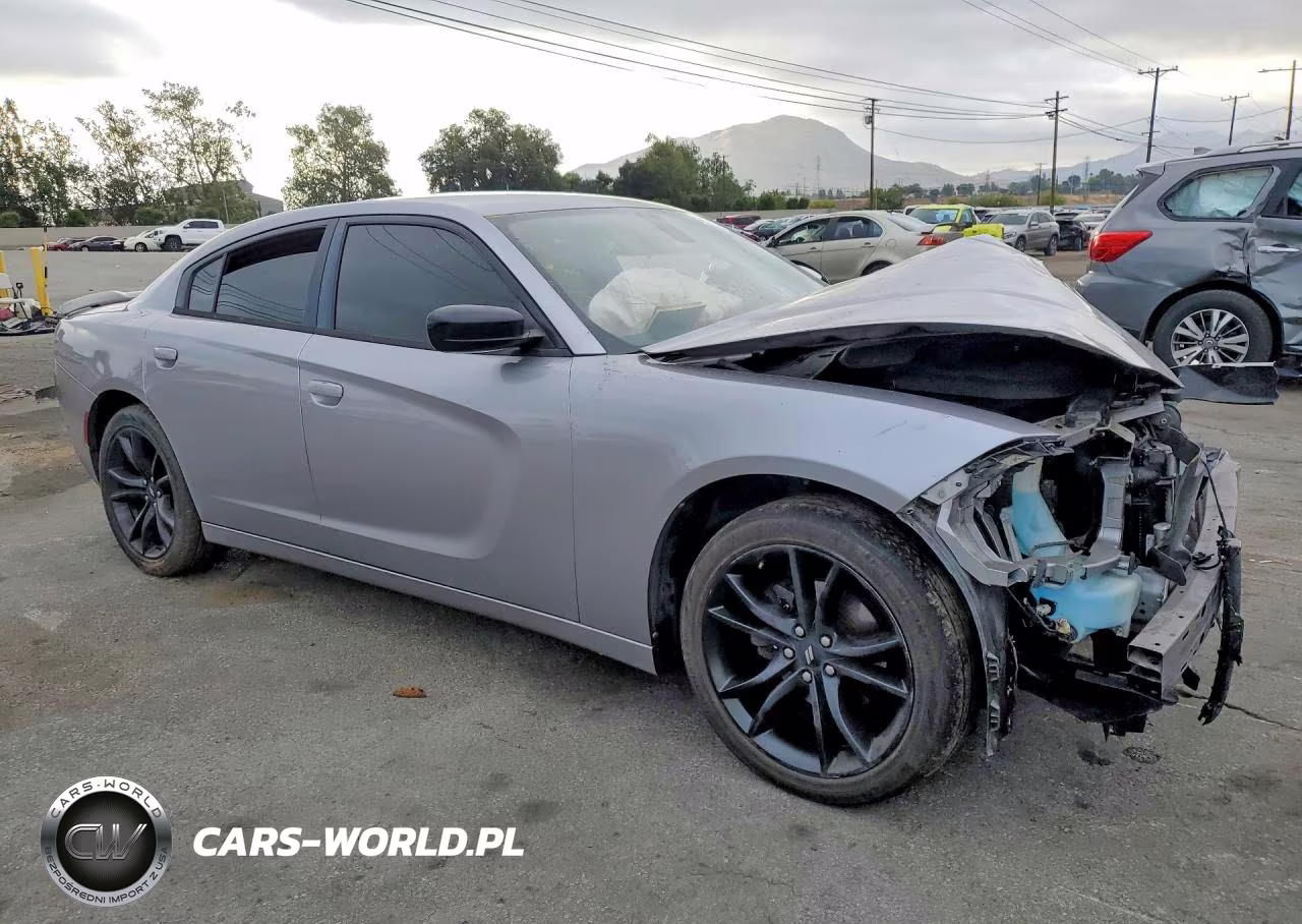 2018 Dodge Charger Sxt VIN:2C3CDXBG4JH126285 - 4