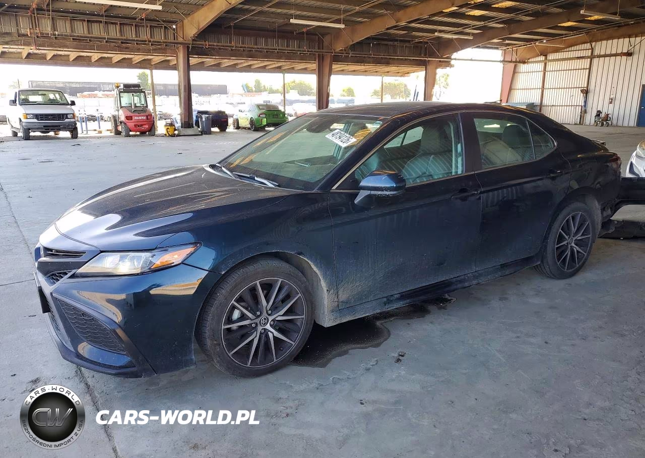 2021 Toyota Camry Se – zdjęcie 1 z 13