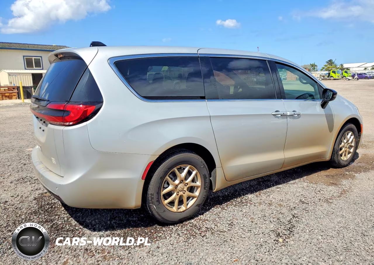 2026 Chrysler Pacifica Select VIN:2C4RC1BG0TR183036 - 3