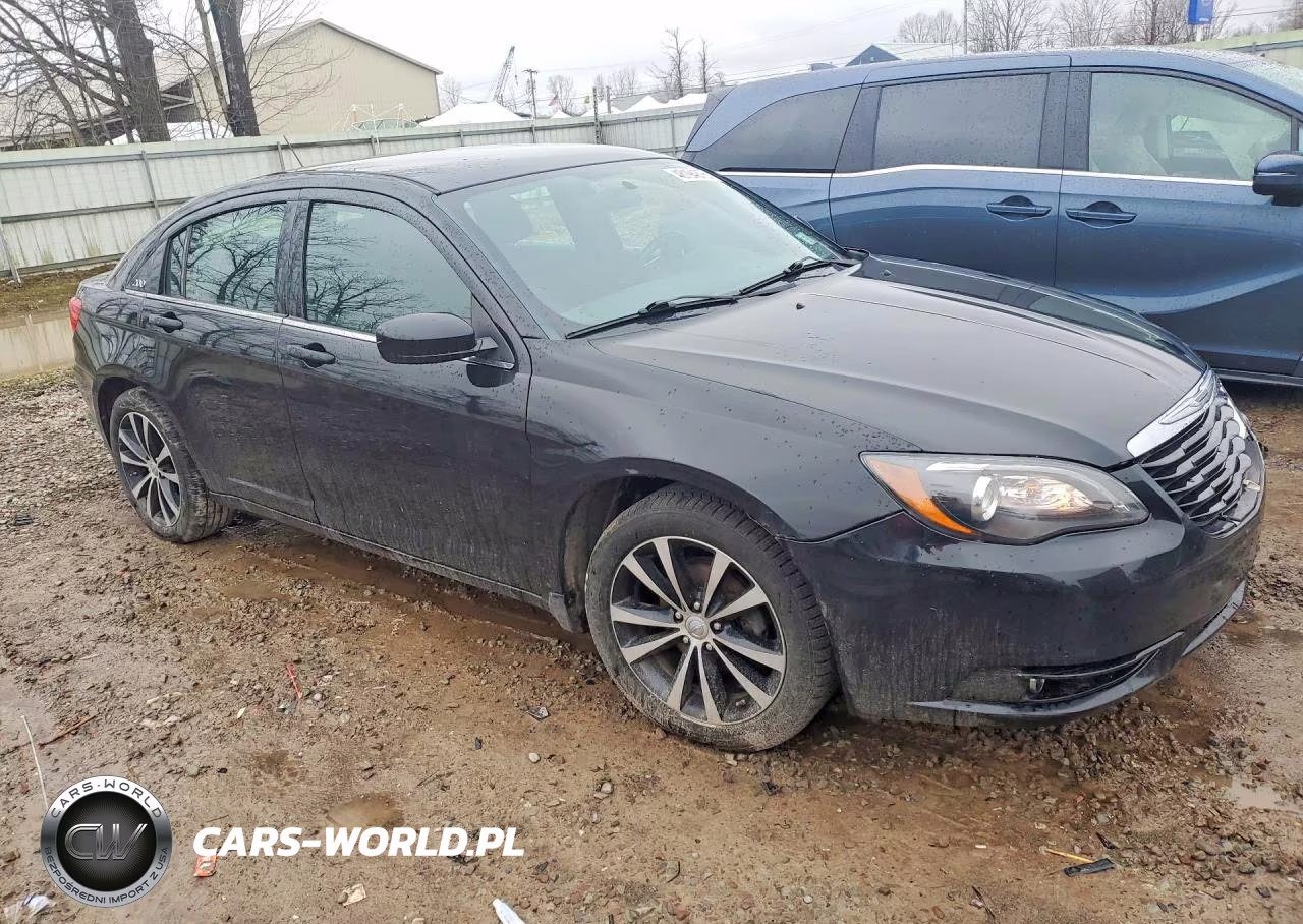 2013 Chrysler 200 Touring VIN:1C3CCBBB3DN547453 - 4