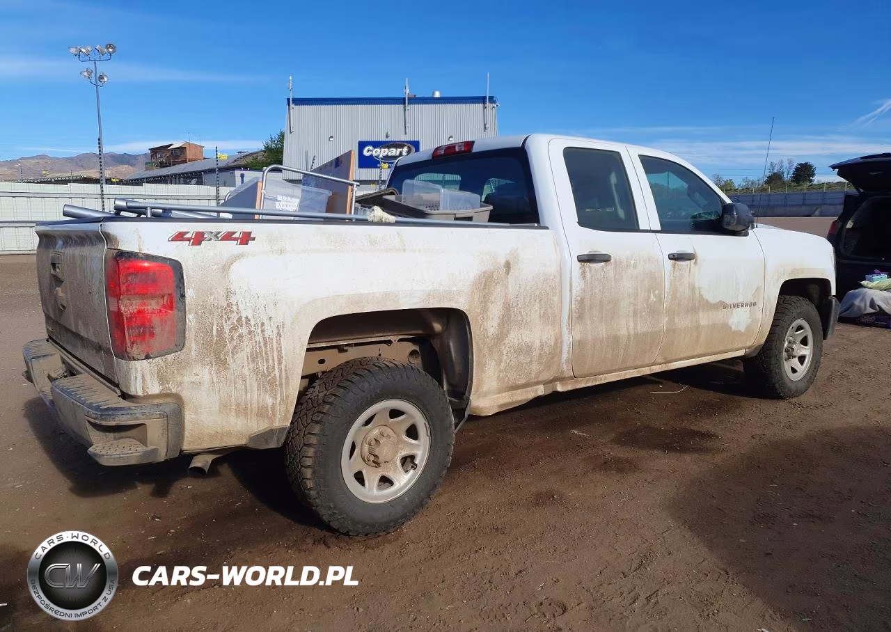 2018 Chevrolet Silverado K1500 VIN:1GCVKNEH4JZ290753 - 3