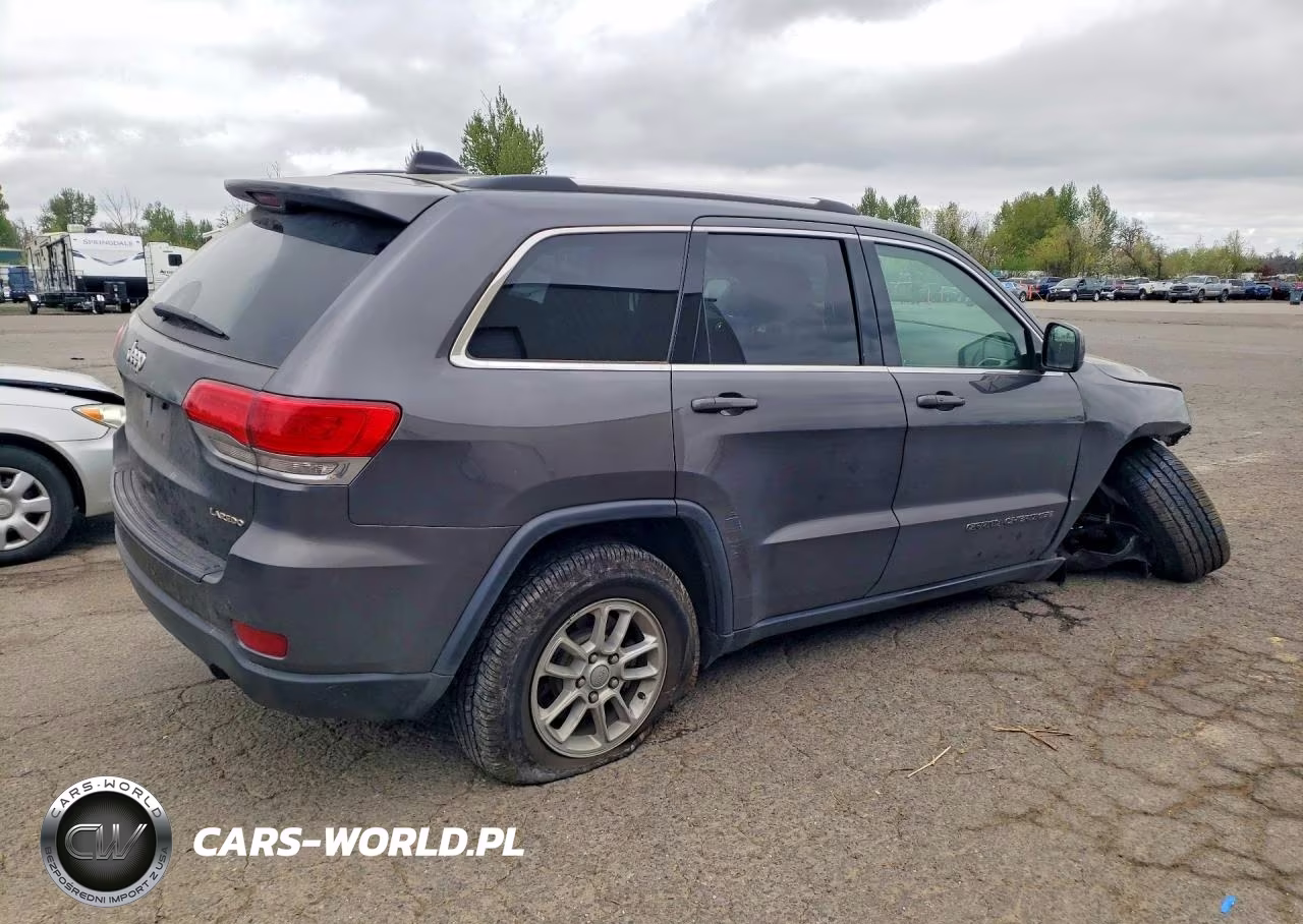 2018 Jeep Grand Cherokee Laredo VIN:1C4RJFAG1JC278151 - 3