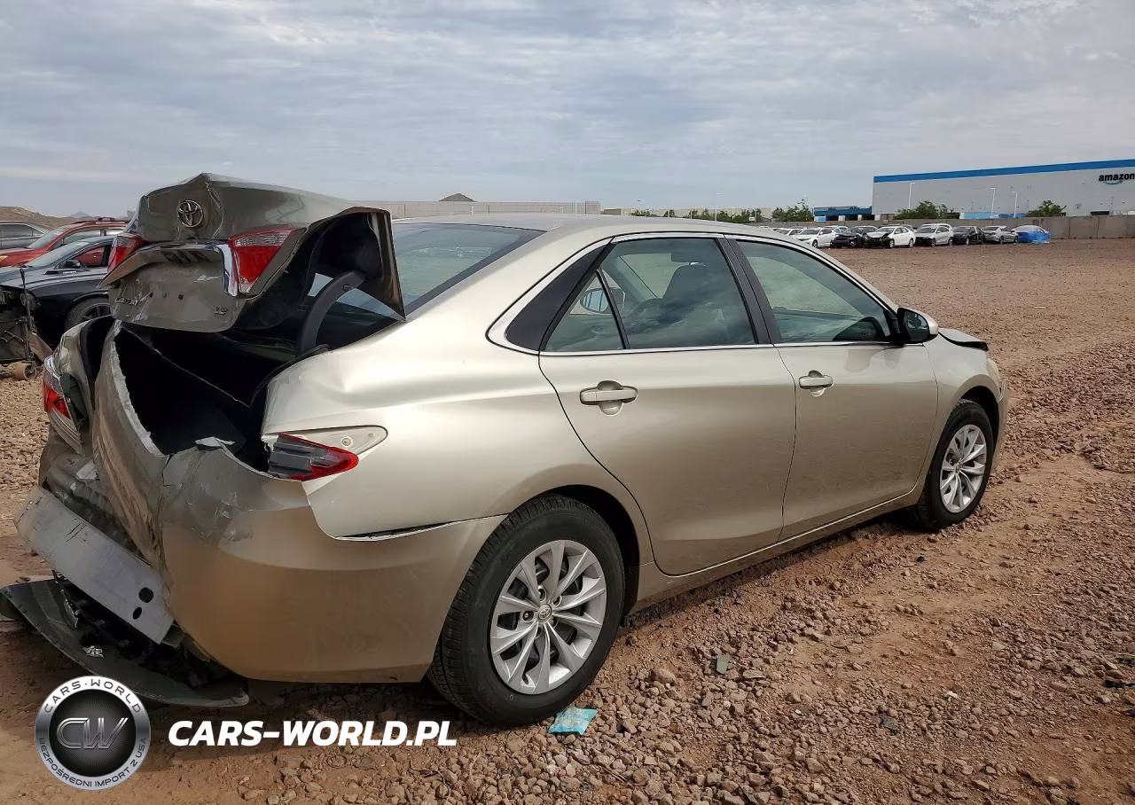 2015 Toyota Camry Le VIN:4T4BF1FK8FR449807 - 3