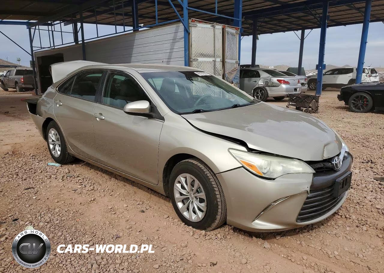 2015 Toyota Camry Le VIN:4T4BF1FK8FR449807 - 4