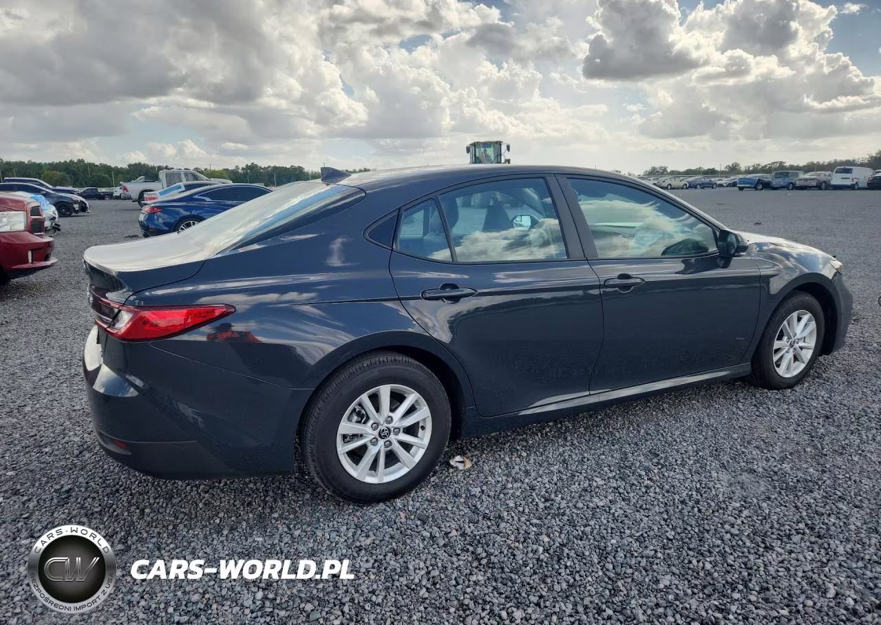 2026 Toyota Camry Le VIN:4T1DAACK4TU704552 - 3