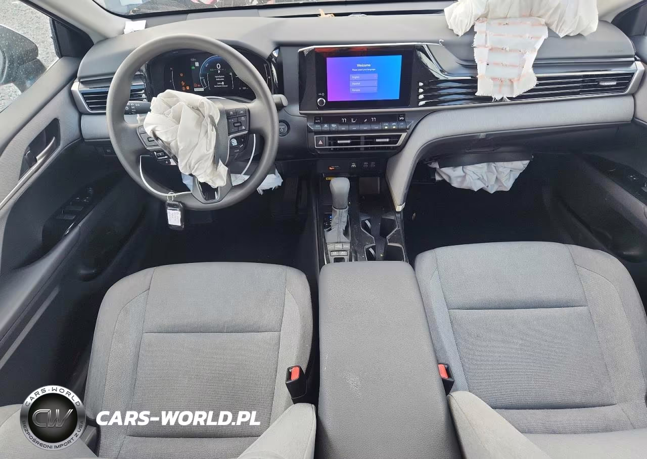 2026 Toyota Camry Le VIN:4T1DAACK4TU704552 - 8