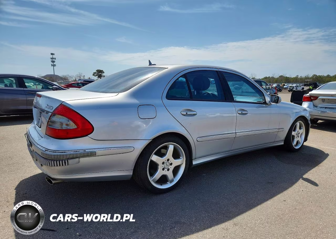 2007 Mercedes-Benz E-Class VIN:WDBUF87X47B121225 - 3