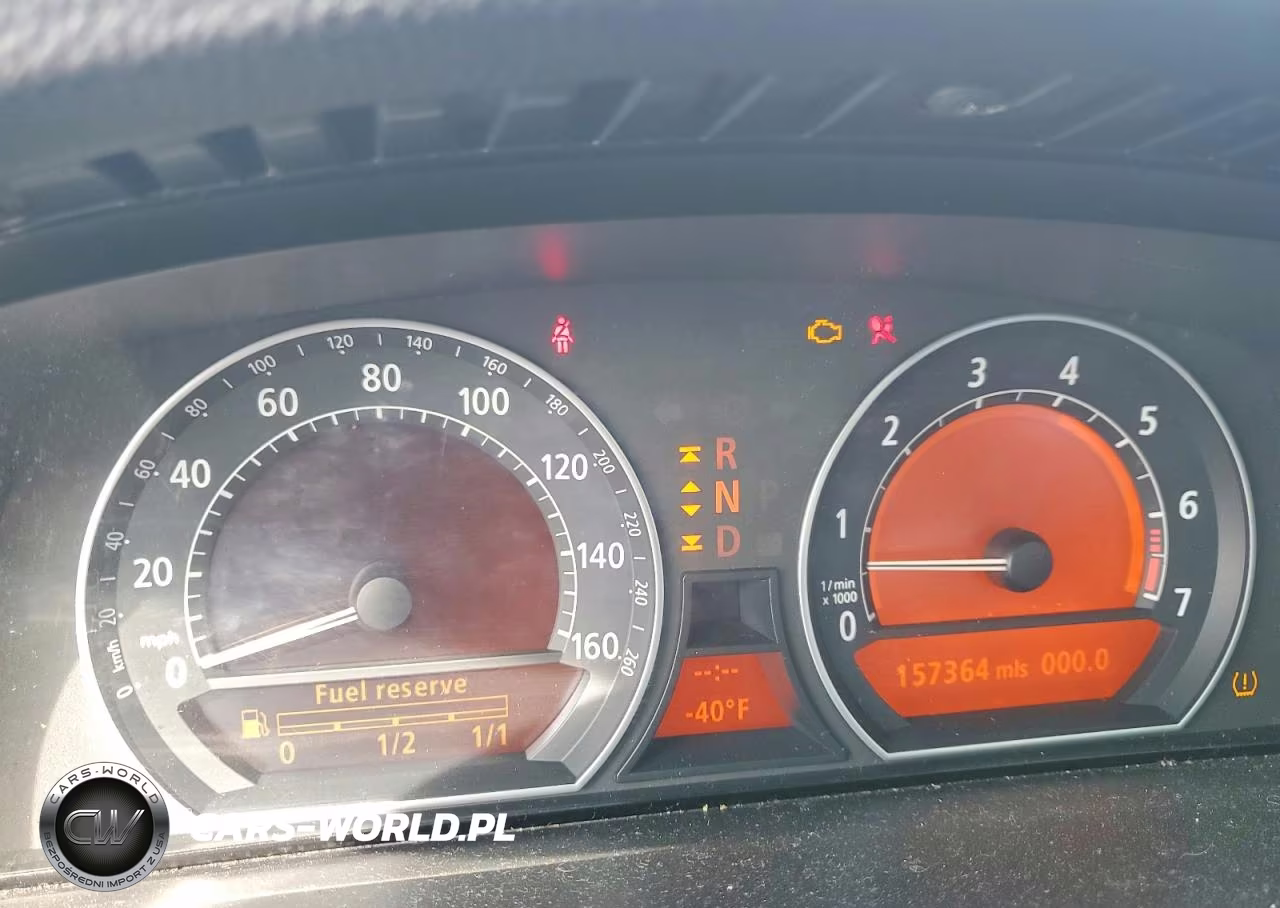 2007 BMW 750 VIN:WBAHN83517DT70464 - 9