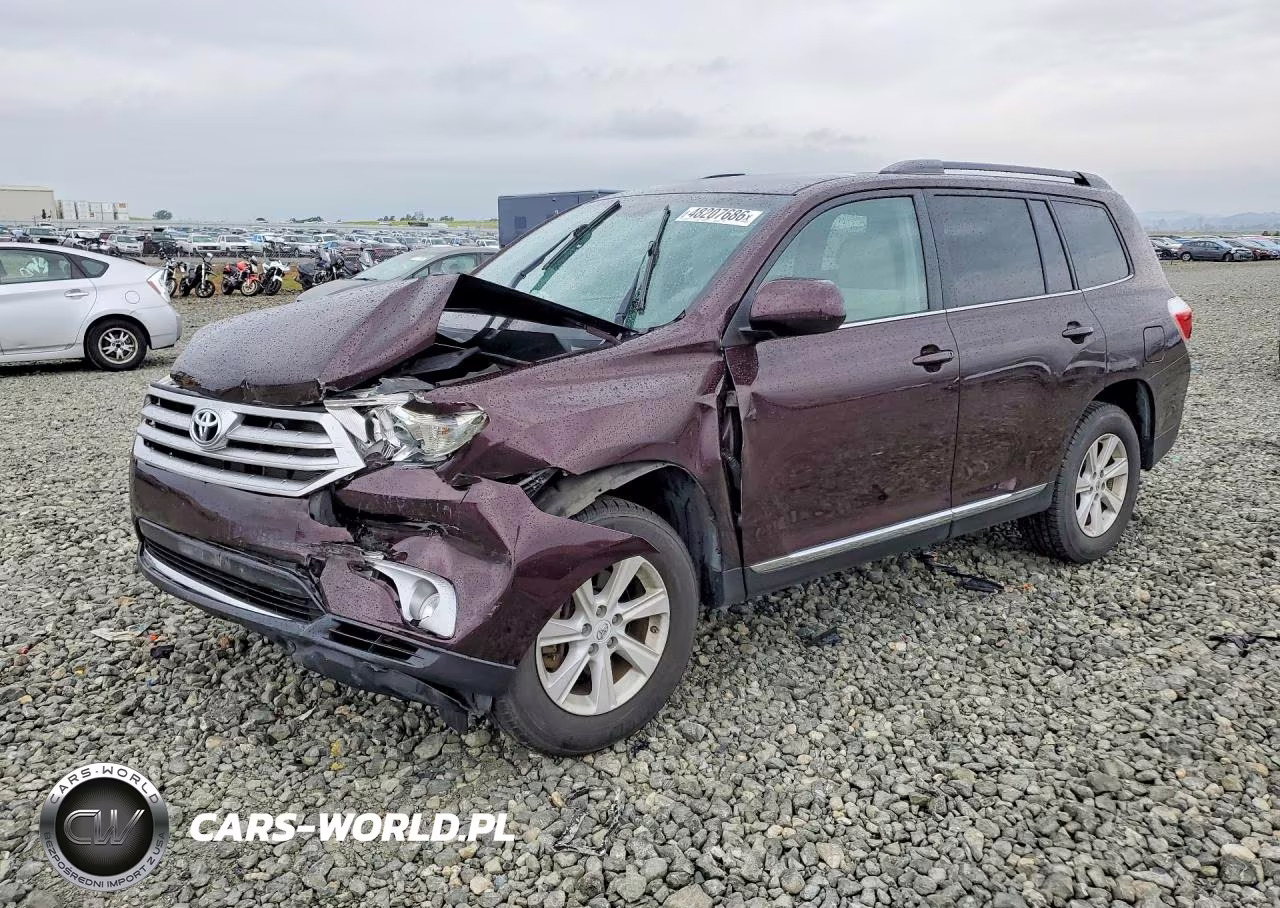 2013 Toyota Highlander Plus – zdjęcie 1 z 13