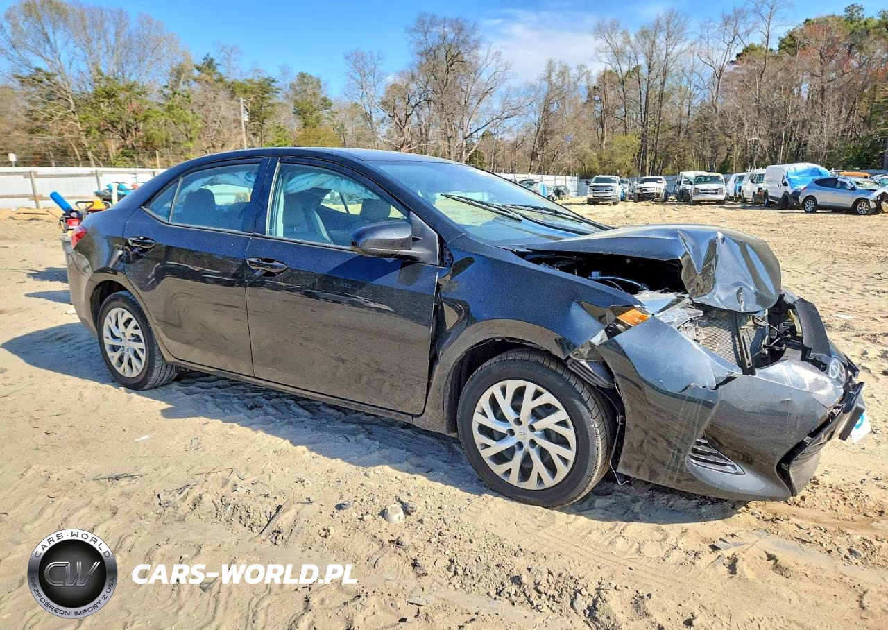 2017 Toyota Corolla Le VIN:2T1BURHE9HC767851 - 4