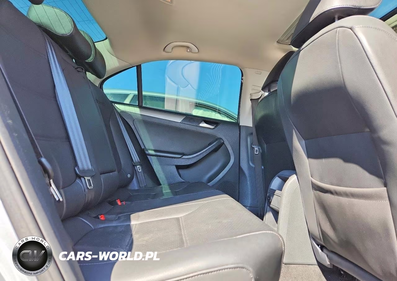 2016 Volkswagen Jetta Se VIN:3VWD67AJ4GM225946 - 10