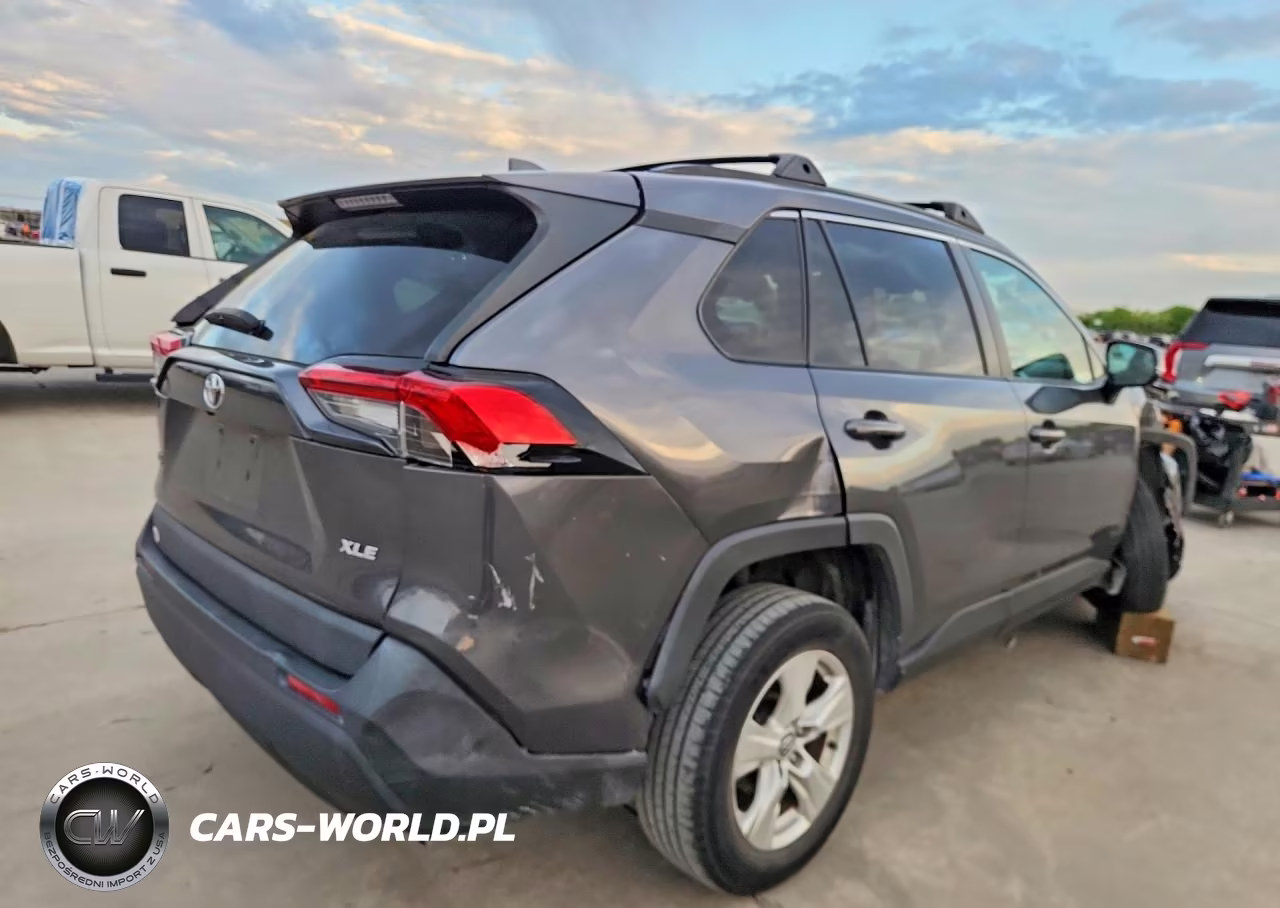 2021 Toyota Rav4 Xle VIN:2T3W1RFV6MC104980 - 3