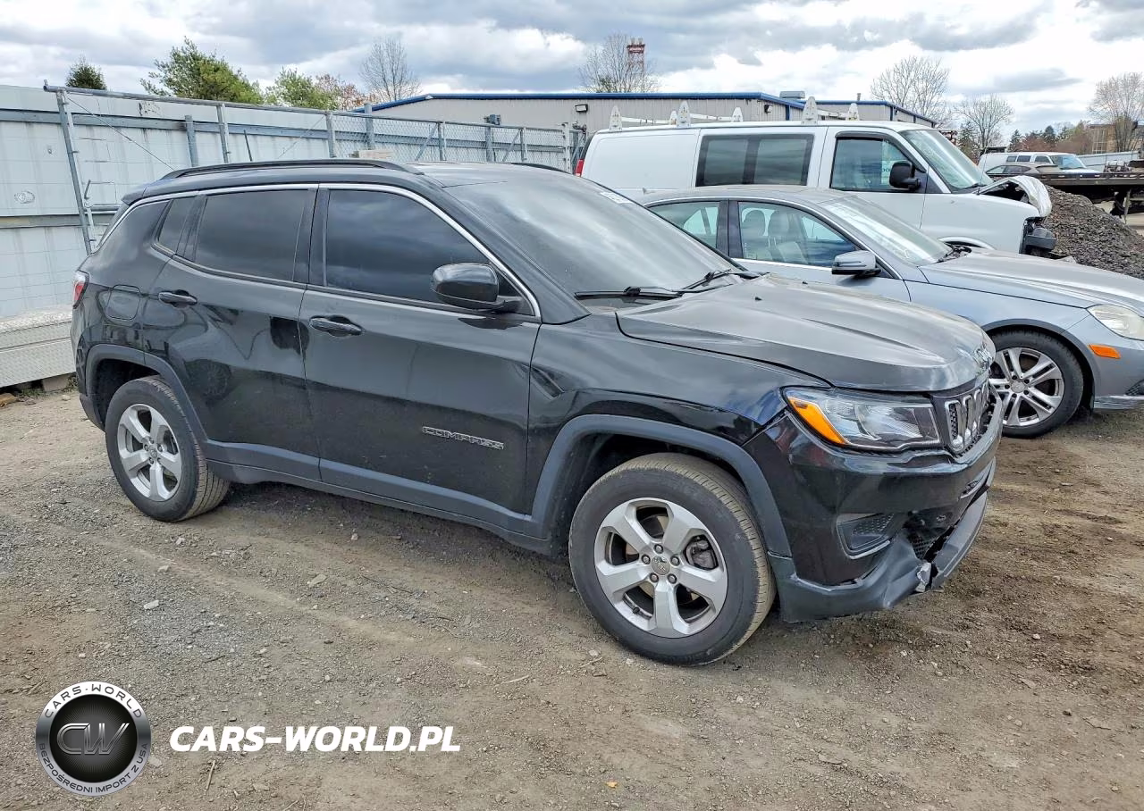 2020 Jeep Compass Latitude VIN:3C4NJDBB5LT129898 - 4