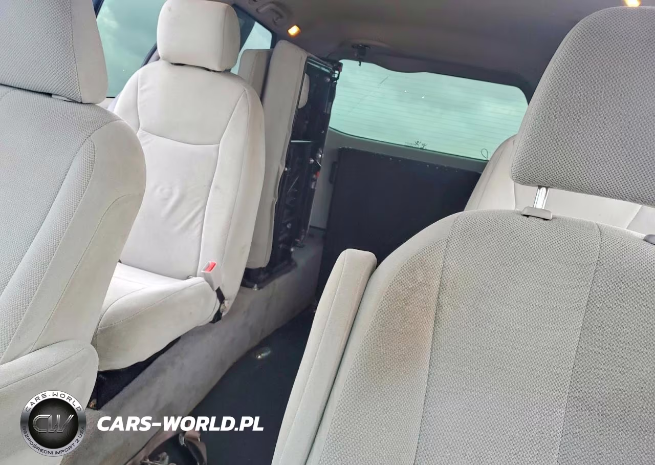 2011 Toyota Sienna Base 7-Passenger VIN:5TDZK3DC4BS025040 - 10