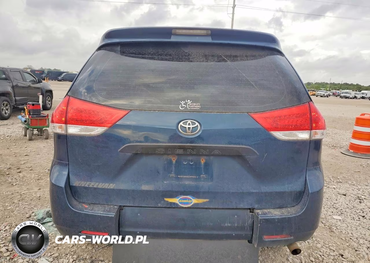 2011 Toyota Sienna Base 7-Passenger VIN:5TDZK3DC4BS025040 - 6