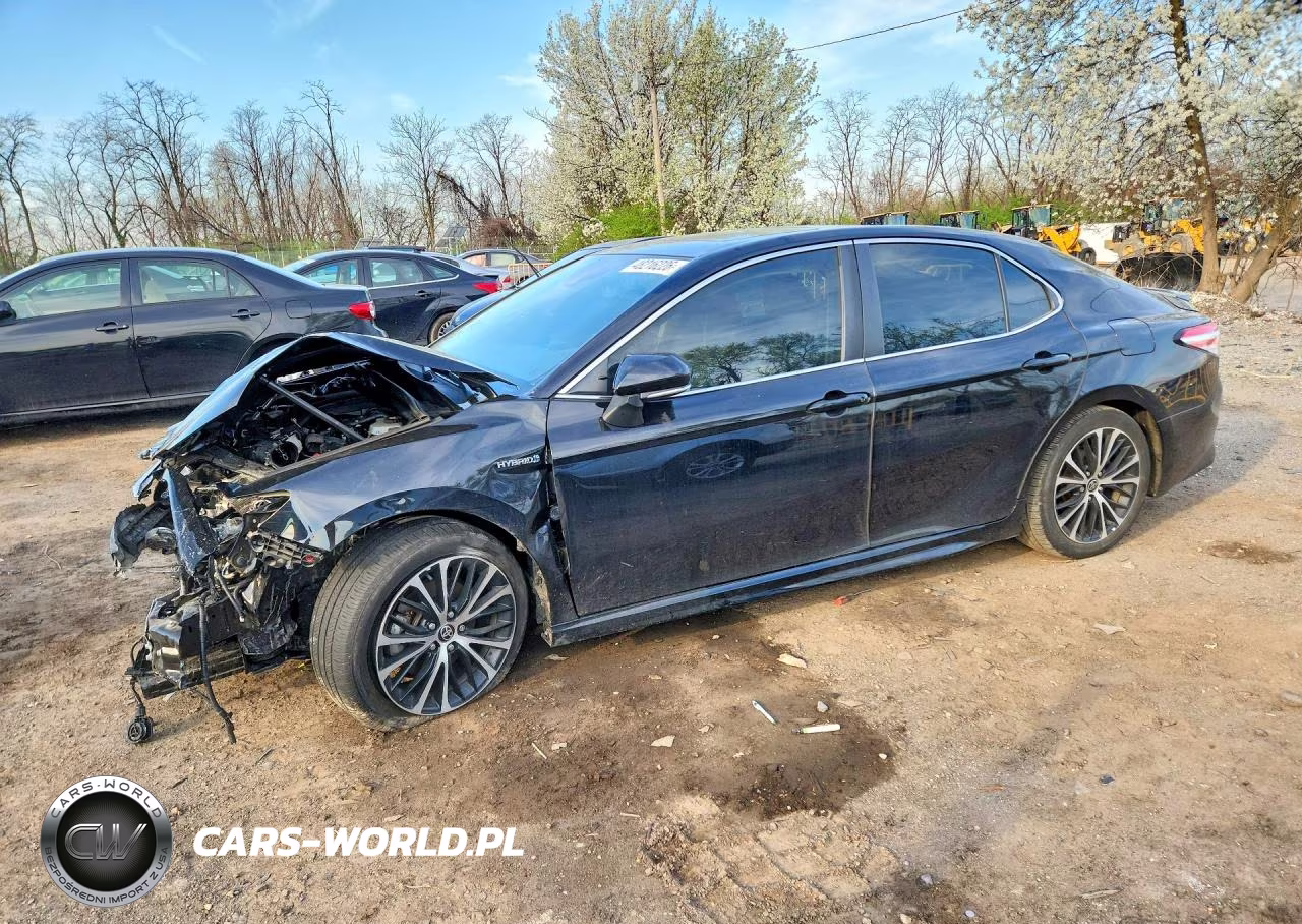 2020 Toyota Camry Hybrid Se