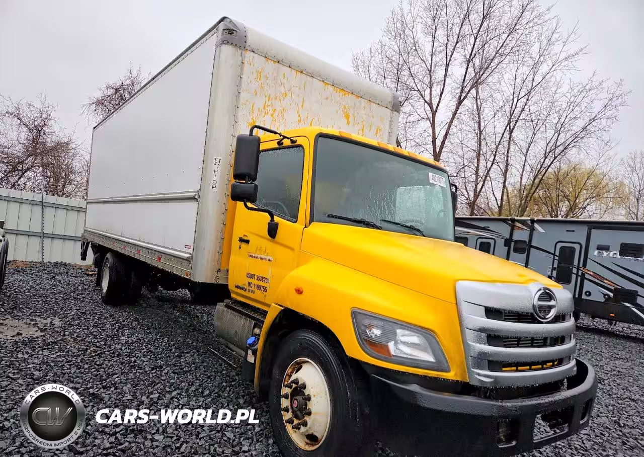 2015 Hino 258-268 Box Truck