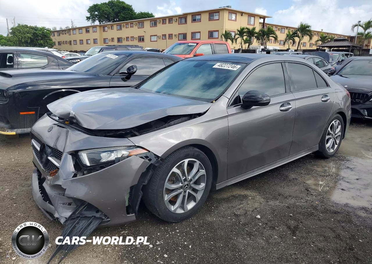 2021 Mercedes-Benz A 220