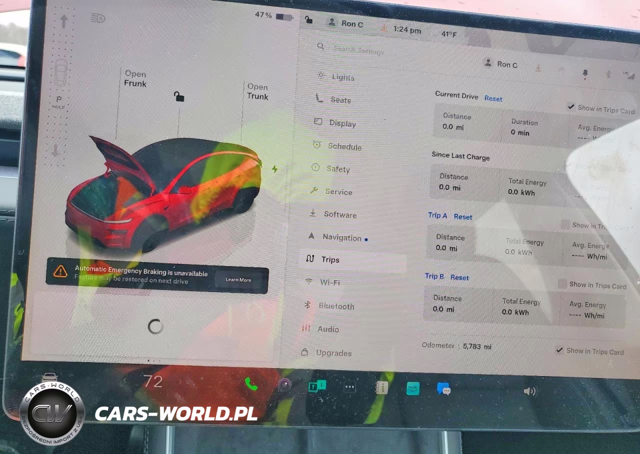 2026 Tesla Model Y VIN:7SAYGDEE5TA453661 - 9